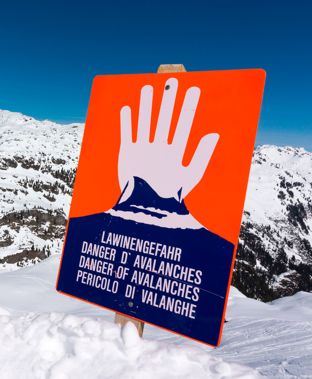 lawinengefahr-beachten.jpg